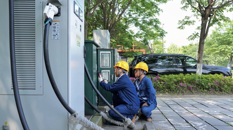在绿电智行科技的新能源领域,了解如何为充电站建设申请必要的资质是至关重要的。今天,我们将以一种轻松诙谐的方式,带您走进这个充满挑战与机遇的世界。